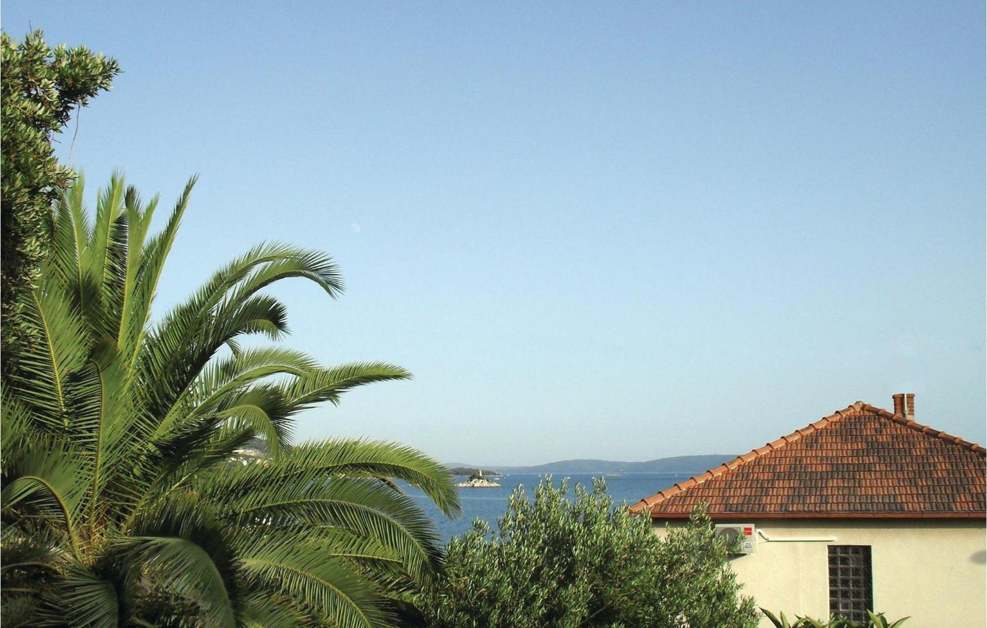Awesome Home In Seget Vranjica With Wifi Εξωτερικό φωτογραφία