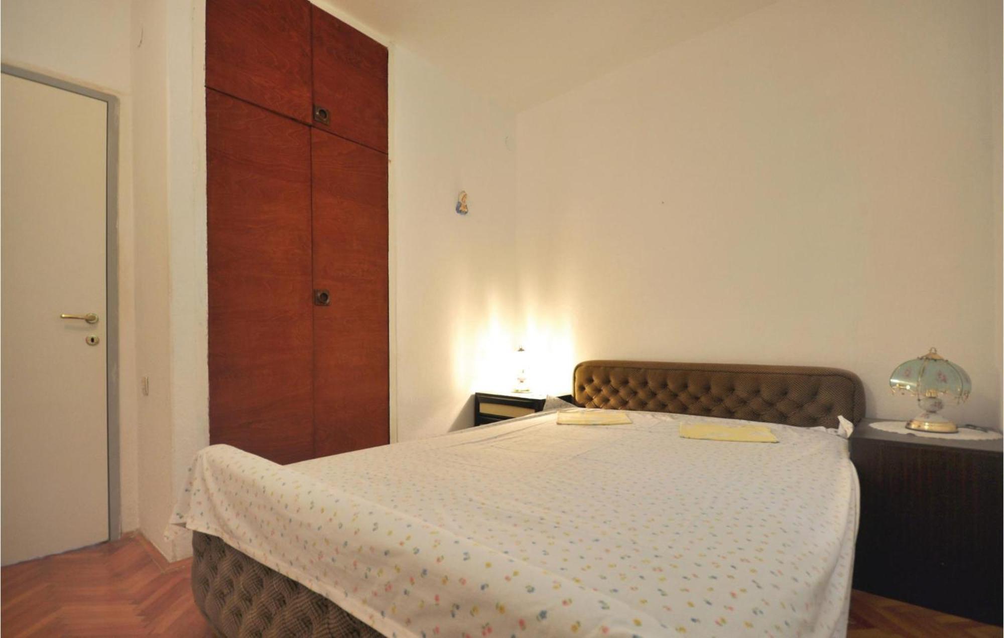 Awesome Home In Seget Vranjica With Wifi Εξωτερικό φωτογραφία