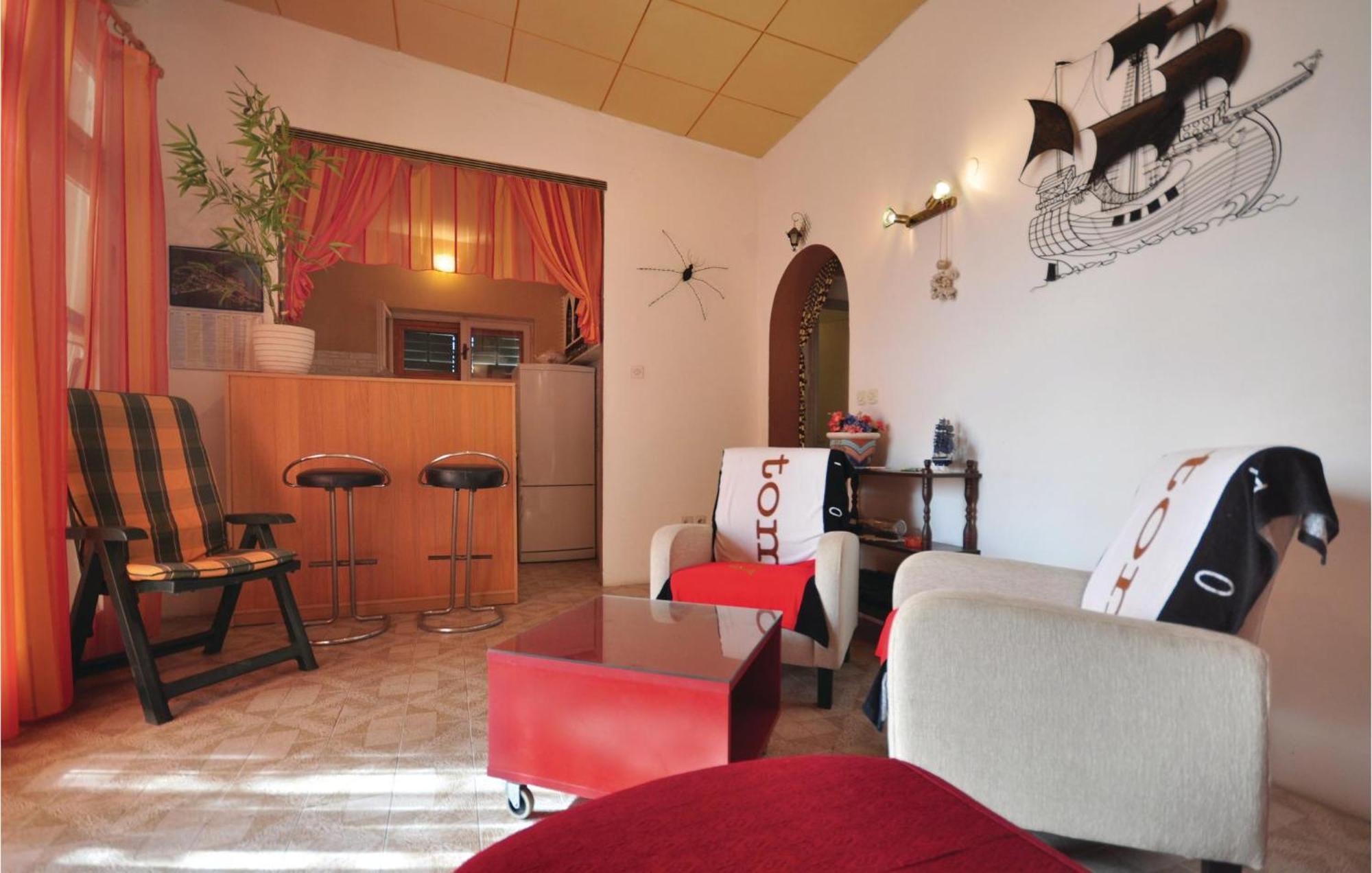 Awesome Home In Seget Vranjica With Wifi Εξωτερικό φωτογραφία