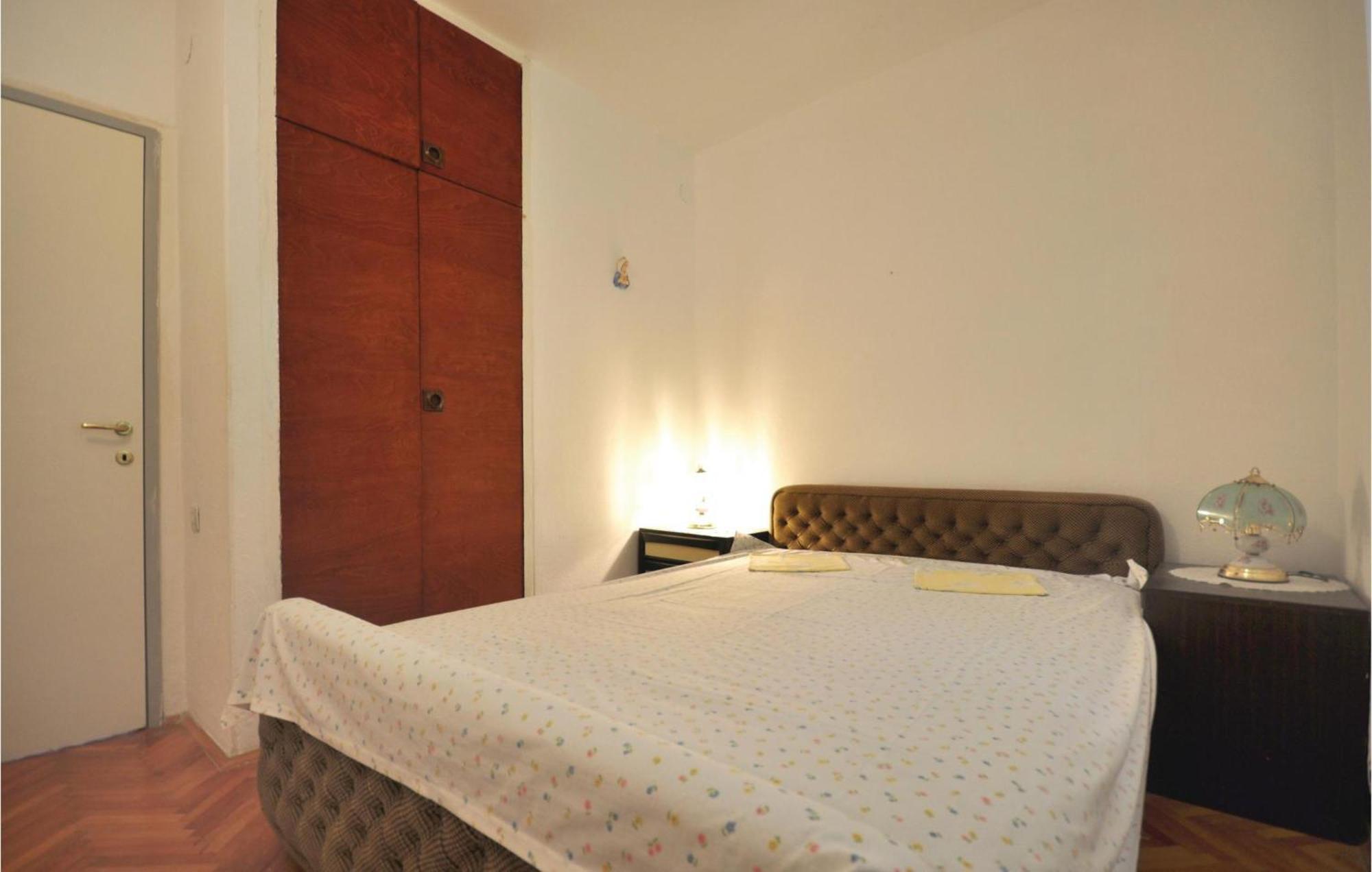 Awesome Home In Seget Vranjica With Wifi Εξωτερικό φωτογραφία