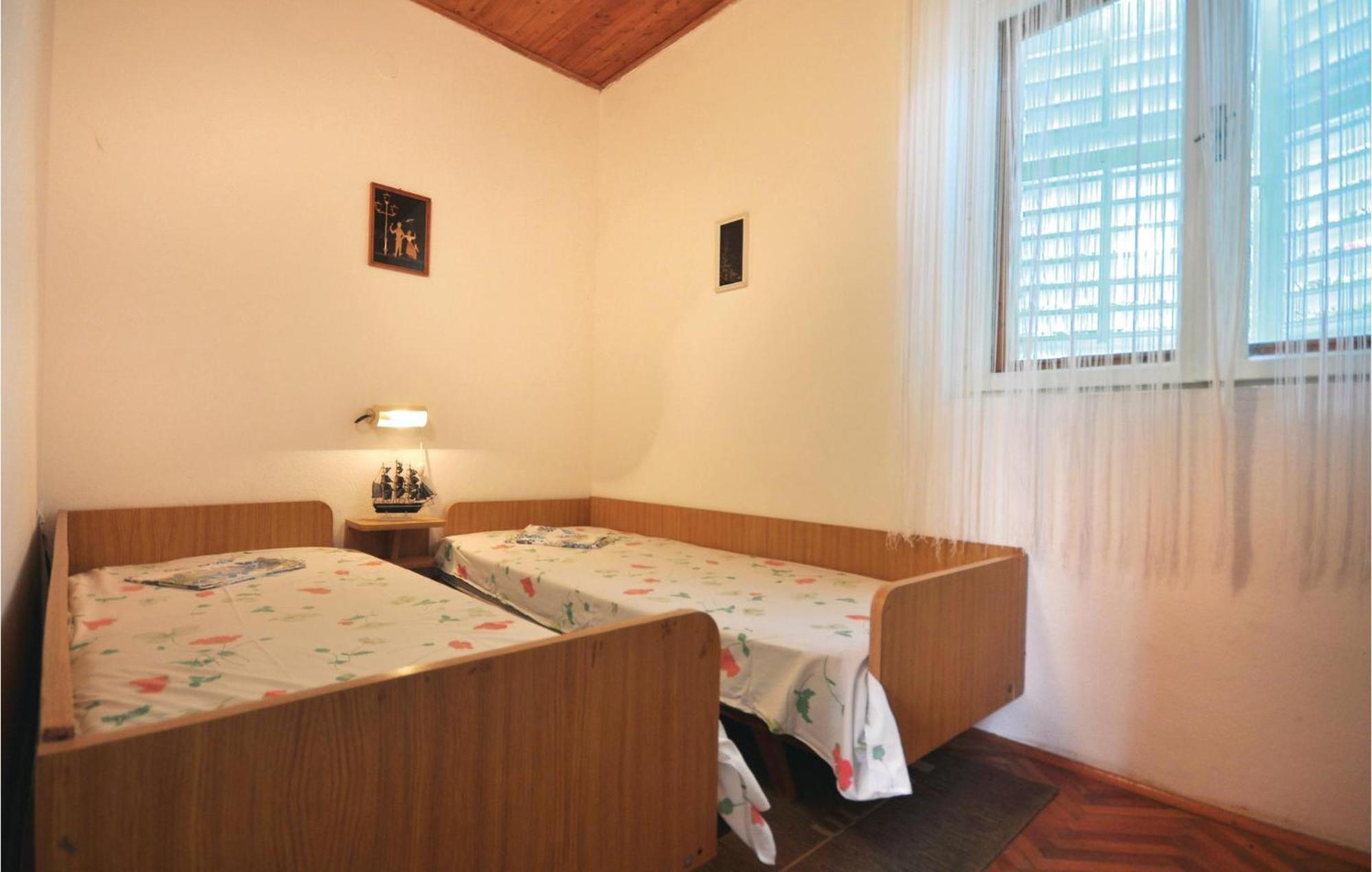 Awesome Home In Seget Vranjica With Wifi Εξωτερικό φωτογραφία